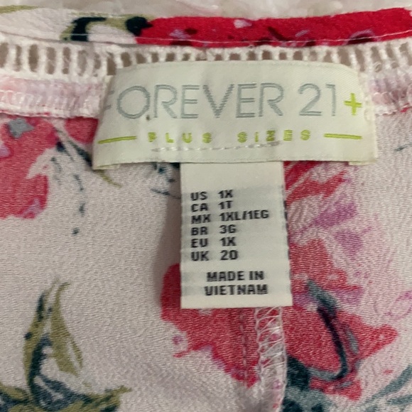 FOREVER 21 PLUS SIZE 1 X CROP TOP BELL SLEEVE - Picture 7 of 11